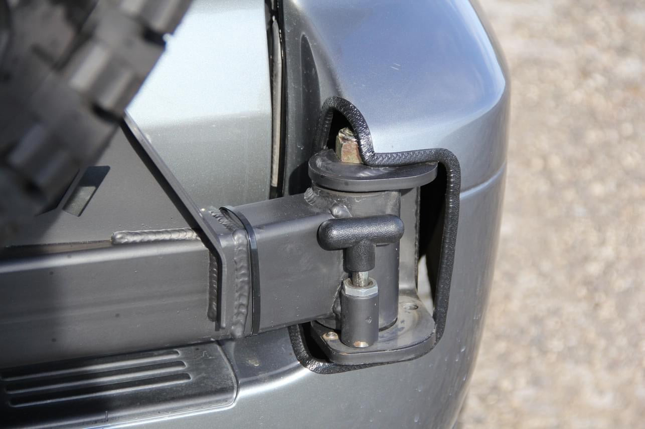 LEXUS GX470 Rear Tire Swing Out