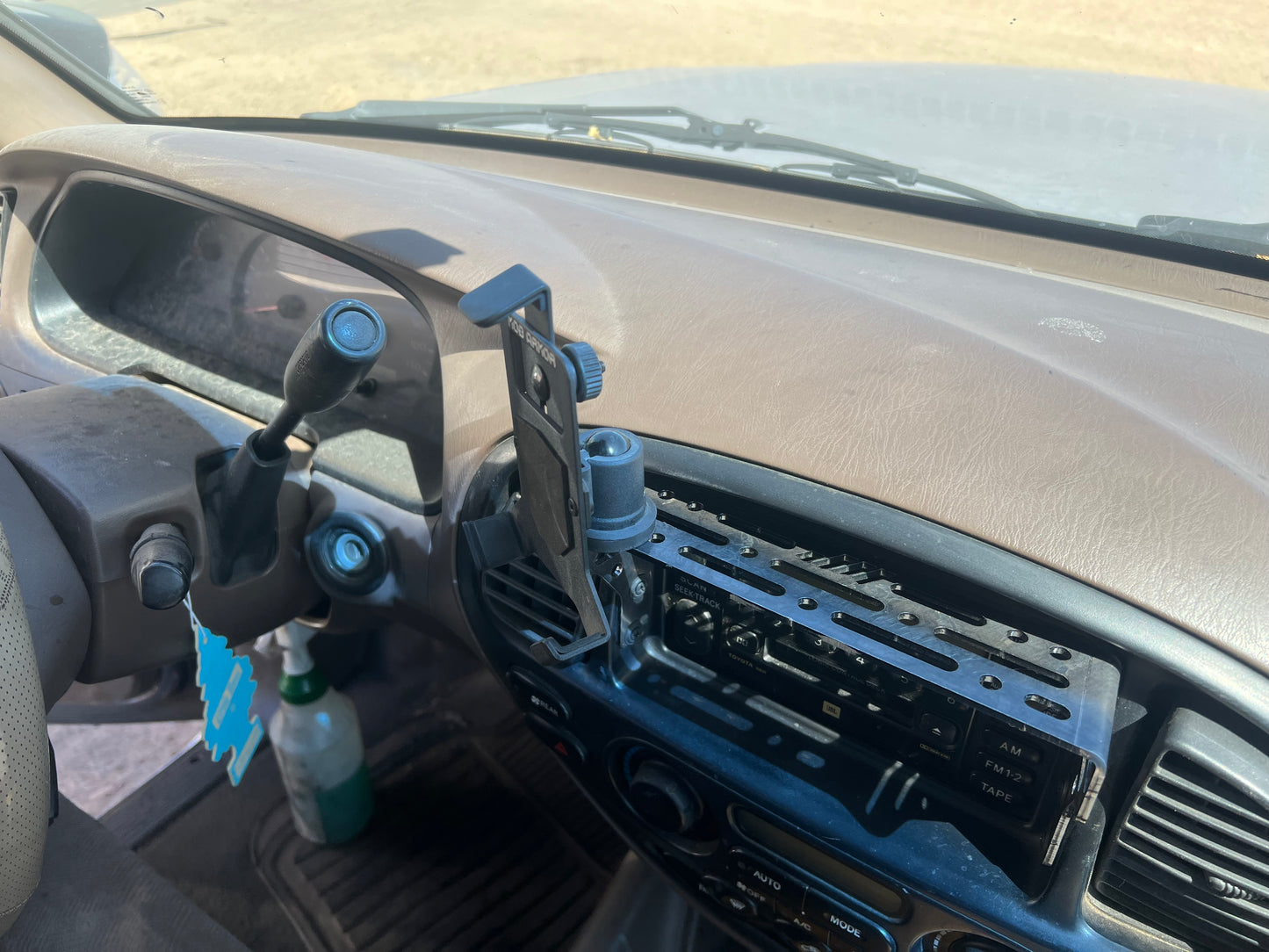 TOYOTA SEQUOIA 1G DASH MOUNT