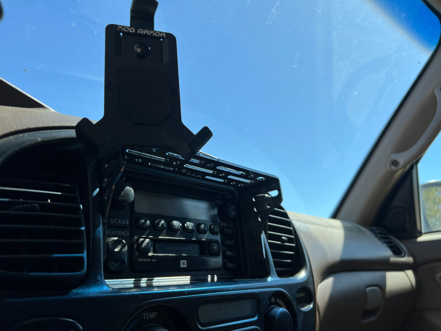 TOYOTA SEQUOIA 1G DASH MOUNT