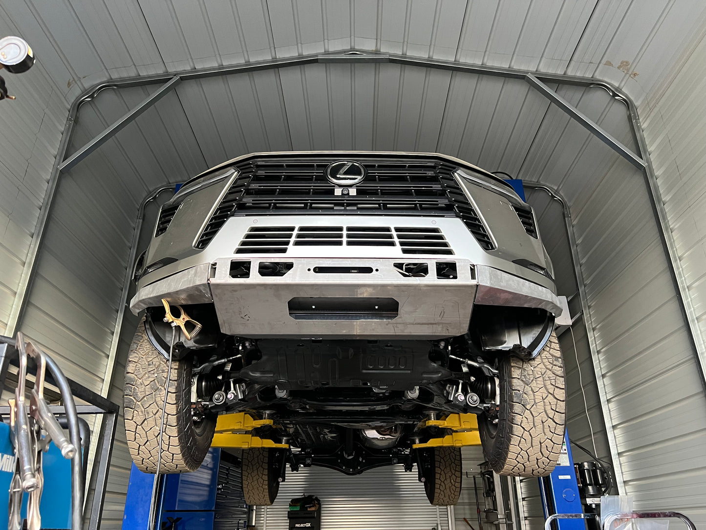 GX550 LOW CUT FRONT WINCH BUMPER.