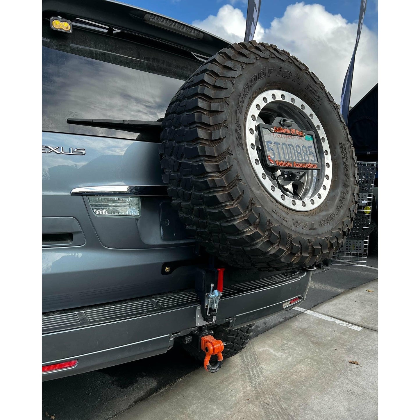 LEXUS GX470 Rear Tire Swing Out